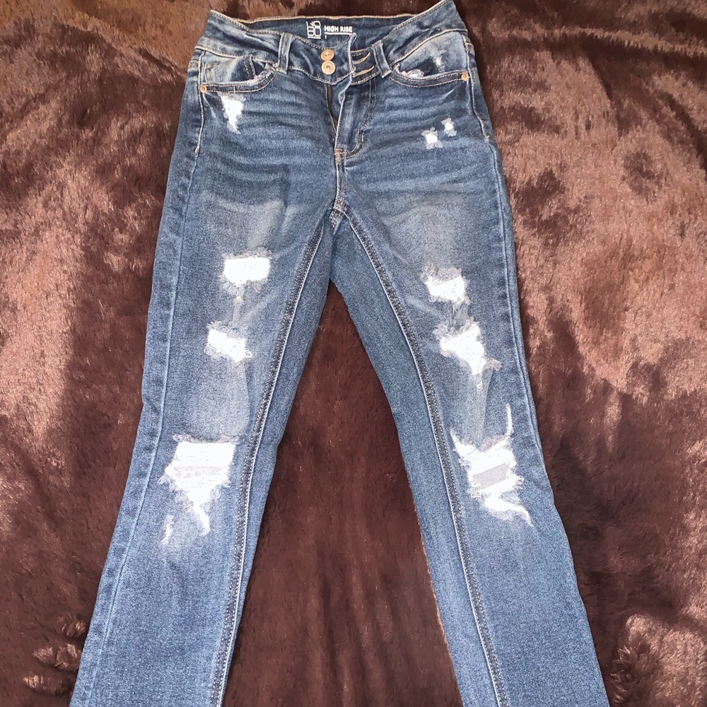 Ripped skinny jeans